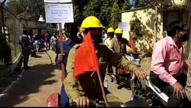 Photo of खुरई में विद्युत विभाग ने बाईक व अन्य वाहनों पर जागरुकता रैली निकालकर लोगों को विद्युत उपकरणों व आगजनी से बचाव और बिल संबंधी मामलों में जागरुक किया।