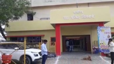 Photo of प्रधानमंत्री आवास योजना में बड़ा घोटाला, गरीब भटक रहे दर दर, विधायक ने दिया जांच का आश्वासन