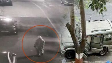 Photo of PPE किट पहने दिखा मिस्ट्रीमैन