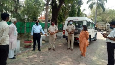 Photo of कलेक्टर और एसपी ने नगर का दौरा का आमजन से मास्क पहनने की अपील की