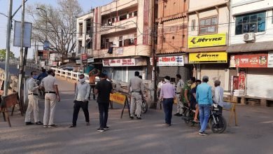 Photo of कोरोना कफ्र्यू के दूसरे दिन एक्शन मोड पर नजर आई पुलिस  बेवजह घर से बाहर निकलने पर 93 के काटे चालान, 1 दुकान सील