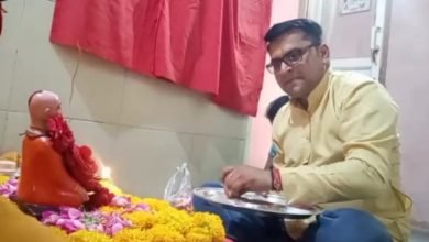 Photo of इन्दौर जिले के साँवेर में घर में रहकर मनाई गई सेनजी महाराज की 721वीं जयंती  कोरोना से मुक्ति की, सेन जी महाराज से की विशेष प्रार्थना
