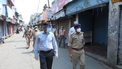 Photo of जिलाधिकारी पीलीभीत पुलकित खरे एवं पुलिस अधीक्षक पीलीभीत किरीट सिंह राठौर ने शहर में भ्रमण कर लॉकडाउन की स्थिति का जायजा लिया*