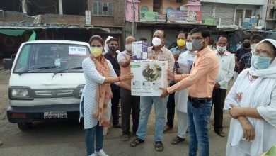 Photo of चाचौड़ा वैश्विक महामारी को देखते हुए पूर्व नगर परिषद अध्यक्ष ने नगर वासियों को दी सौगात
