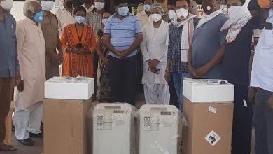 Photo of आशीष ठाकुर ने दमुआ स्वास्थ्य केंद्र में 2 ऑक्सीजन कंसन्ट्रेटर मशीन उपलब्ध करवाई