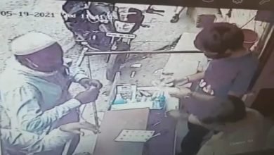 Photo of इन्दौर। सांवेर में दिनदहाड़े ढाई लाख से भरा बाइक पर रखा झोला हुआ चोरी