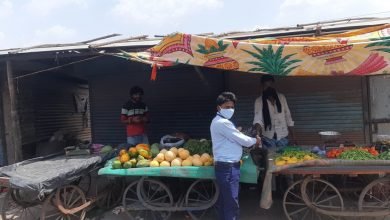 Photo of जिले के विभिन्न ग्रामो में जागरूकता रथ के द्वारा जरुरतमंद लोगो को मास्क वितरण और कोरोना संक्रमण से बचाव के संबंध में प्रचार करते हुये