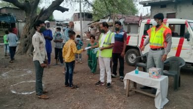 Photo of कोरोना संक्रमण बचाव समझाईस के साथ बांटे मास्क।