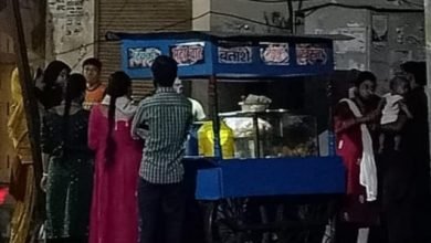 Photo of थाना आलमबाग के मवैया क्षेत्र में कोविड 19 की गाइड लाइन की उड़ाई जा रही जमकर धज्जियां ।