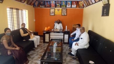 Photo of खातेगांव।आज कार्यालय पिपलिया नानकार में इंदौर ~बुधनी रेल लाईन को लेकर निरीक्षण पर आए रेलवे सलाहकार समिति सदस्य, भारत सरकार,सोलंकी