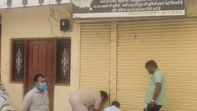 Photo of झाबुआ।कलेक्टर एवं पुलिस अधीक्षक बाईक पर नगर भ्रमण के लिये निकले लॉक डाउन का उल्लंघन करने पर दुकान सील
