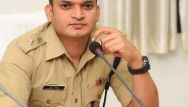 Photo of एसपी ने पुलिस विभाग में किया फेरबदल माणक चौक थाना प्रभारी को साइबर सेल में किया पदस्थ व बाजरा के थाना प्रभारी बदले