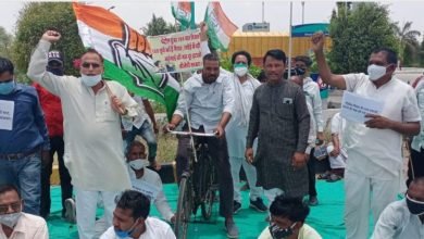 Photo of रतलाम। डीजल – पेट्रोल के अनाप-शनाप मूल्य वृद्धि के खिलाफ ग्रामीण कांग्रेस का दमदार प्रदर्शन।