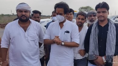 Photo of शाढ़ौरा। पूर्व मंत्री जयबर्धन सिंह का कांग्रेसियों ने किया स्वागत।पेट्रोल डीजल की बढ़ती कीमतों को लेकर किया प्रदर्शन।