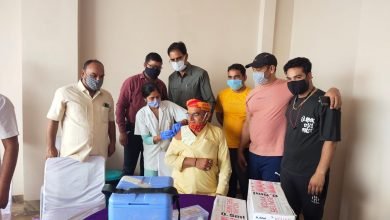 Photo of अशोकनगर। वैक्सिनेशन टीम के आह्वन पर लोगों ने बढ़चढ़ कर पहले दिन 90 लोगों ने लगवाया टीका।