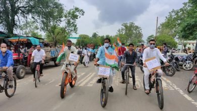 Photo of देवरी कलां।मुआवजा राशि उपलब्ध कराने को लेकर क्षेत्रीय विधायक हर्ष यादव साईकिल रैली निकालकर दिया एक दिवसीय धरना