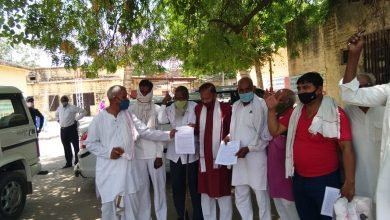 Photo of मुरैना। तीनों कृषि विरोधी काले कानून वापस लो। प्रदर्शन कर राष्ट्रपति के नाम दिए रोष पत्र।