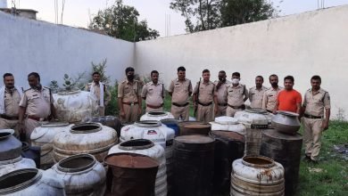 Photo of अशोकनगर| पुलिस की बड़ी कार्यवाही। 430 लीटर अवैध कच्ची शराब का जखीरा जप्त, 6 आरोपी हिरासत मै लगभग 4 हजार लीटर लहान नष्ट किया गया।