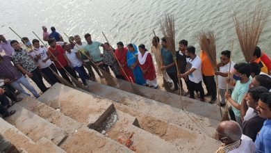 Photo of टीकमगढ़ |आज भाजपा नगर मंडल टीकमगढ़ के द्वारा भाजपा प्रदेश अध्यक्ष श्री बी डी शर्मा जी के आव्हान पर एवं जिला अध्यक्ष श्री अमित नुना जी के निर्देशानुसार शहर के झिरकी बगिया मन्दिर वृंदावन तालाब के पास प्रातः आज भाजपा पदाधिकारियों एवं कार्यकर्ताओं के द्वारा पहले जिस स्थान पर गंदगी फैली हुई है|