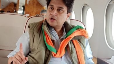 Photo of रतलाम । दौरा बीच मे छोड़ दिल्ली रवाना होंगे सिंधिया, मंत्री पद की लेंगे शपथ।