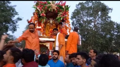 Photo of गढाकोटा।भाई बलराम बहन सुभद्रा के साथ रथ पर सवार होकर निकले भगवान जगन्नाथ