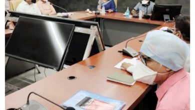 Photo of रतलाम-निजी अस्पतालों में कोविड-19 या डेंगू के लक्षण किसी भी मरीज में मिलने पर इसकी सूचना स्वास्थ विभाग को देना होगी  कलेक्टर ने निजी अस्पतालों के चिकित्सकों की बैठक ली।