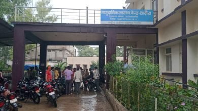 Photo of  शाढ़ौरा(अशोकनगर)- अधेड़ की संदिग्ध मौत हत्या की अशंका पैनल से पी.एम थानान्तर्गत मढी नामदार के अधेड़ की हत्या की अशंका पर परिजनों की मांग पर मृतक का पोस्ट मार्डम डाँक्टरो के पैनल से अशोकनगर मे हुआ|