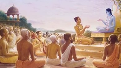 Photo of पुष्पराजग़ढ(अनूपपुर)-गुरु पूर्णिमा है बिशेषकृष्ण द्वैपायन व्यास जी का जन्मदिवस है, इसलिए इस तिथि को व्यास पूर्णिमा भी कहा जाता है। आज हमारे पास सनातन के नाम से जो भी शास्त्र धरोहर के रूप में वेद पुराण आदि हैं, वे सब वेद व्यास जी की ही कृपा से हैं, जिनके अध्ययन मनन अनुशीलन परशीलन से आज के आचार्य गुरु पद की गरिमा को बनाए हुए हैं।