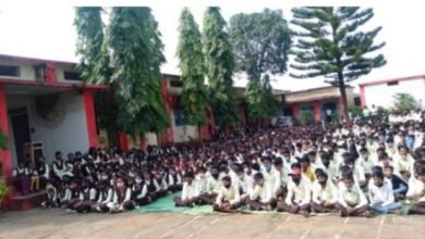 Photo of पुष्पराजगढ़ – विधिक साक्षरता शिविर आयोजित,छात्र – छात्राओं को भारत के संविधान एवं उनके मौलिक अधिकारों की दी गई जानकारी।