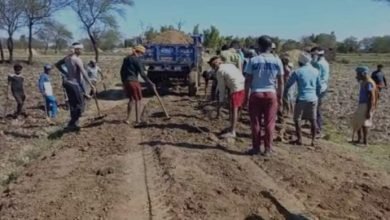 Photo of सांसद के पुर्वजों ने काटी जिंदगी उस गांव में नहीं पहुंचा विकास