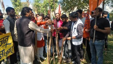 Photo of वैलेंटाइन डे पर शिवसेना का कड़ा विरोध, सिविल लाइन में हुई अनोखी विरोध प्रदर्शन